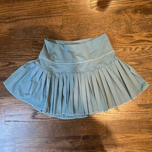 Blue gold hinge skirt